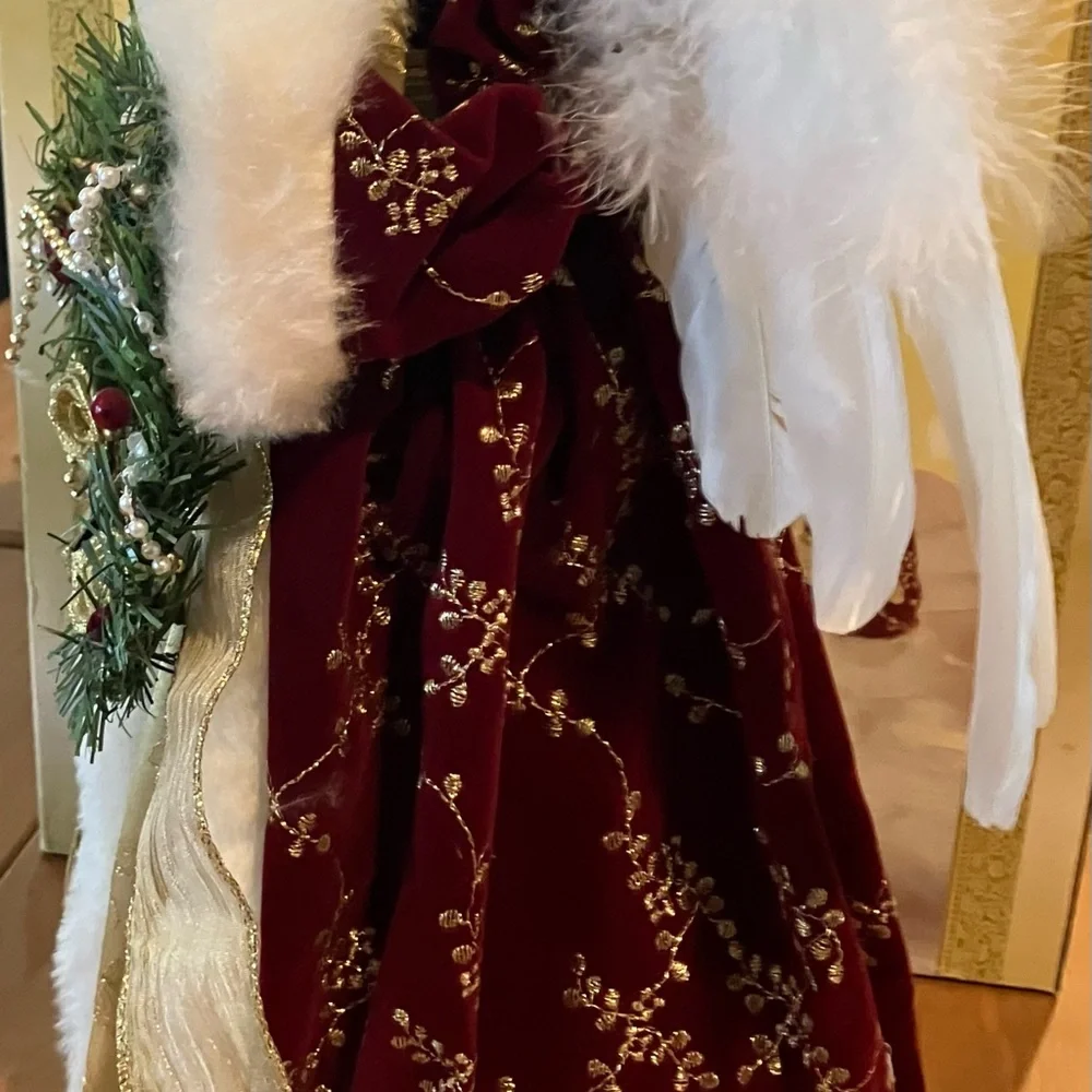 EUC Grandeur Noel Celestial Angel with box.  Used only a few times. 16”
